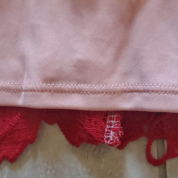 EASTER😇 Sheath Lace Red Dress w/Tan Lining - Picture 9 of 12